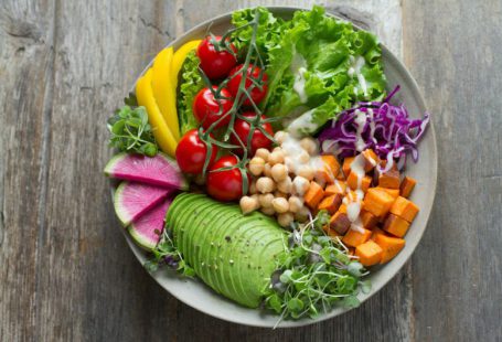 Healthy Food - bowl of vegetable salads